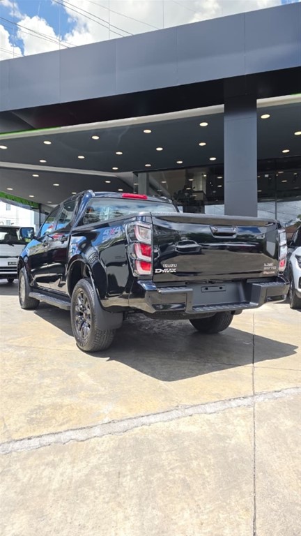 2027 Isuzu DMAX LSE — foto 6 / 12