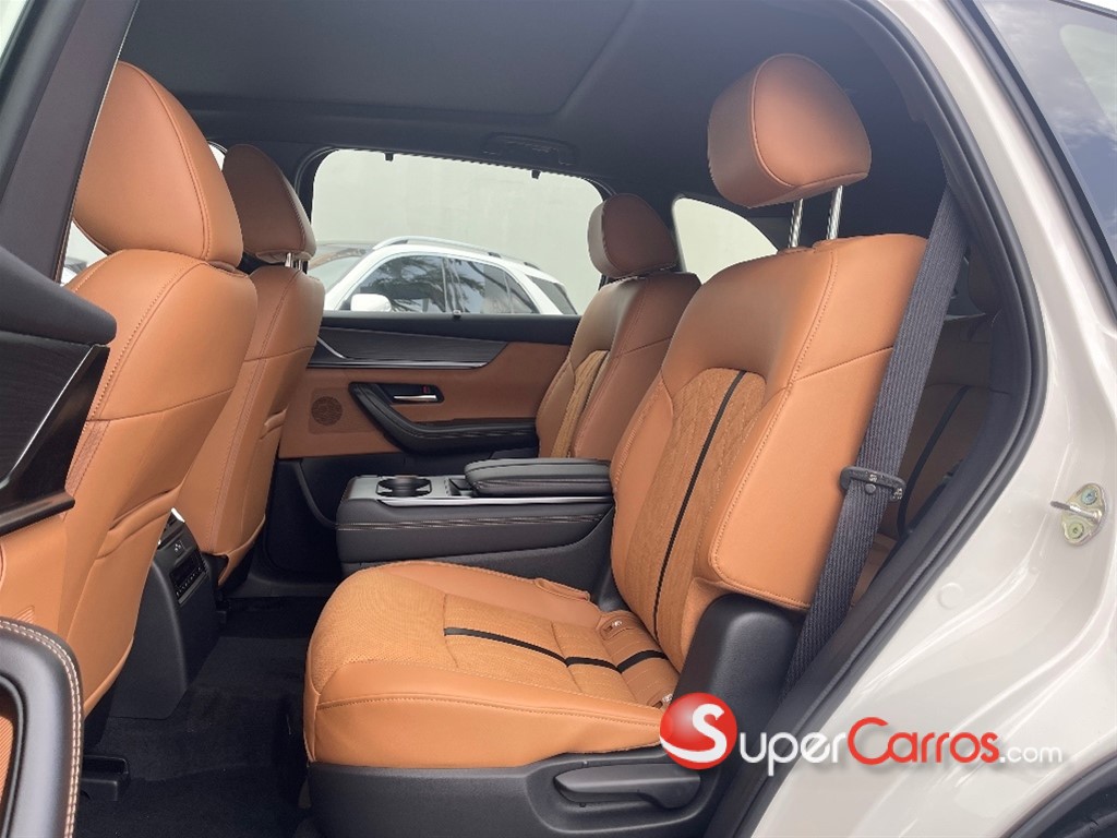 2027 Mazda CX-90 High Plus MHEV — foto 8 / 12