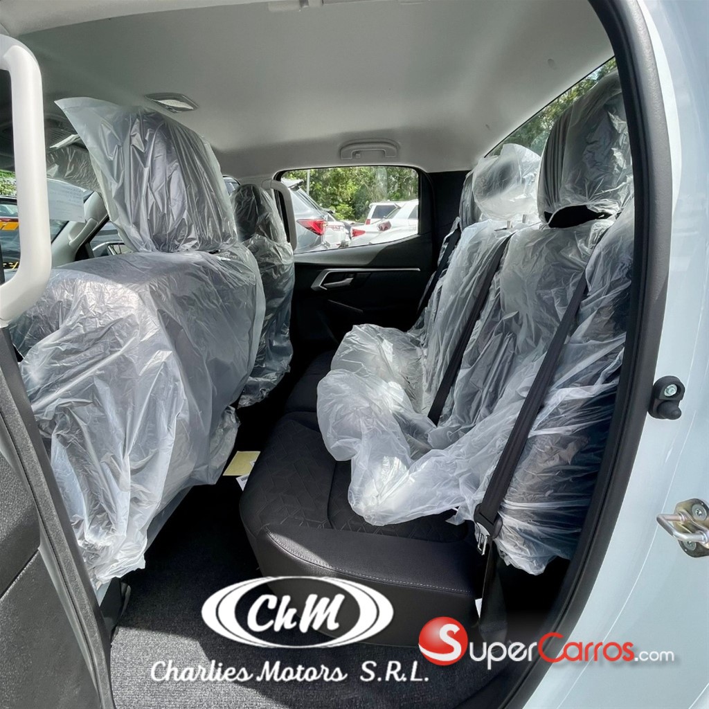 2027 Isuzu DMAX LS — foto 7 / 9