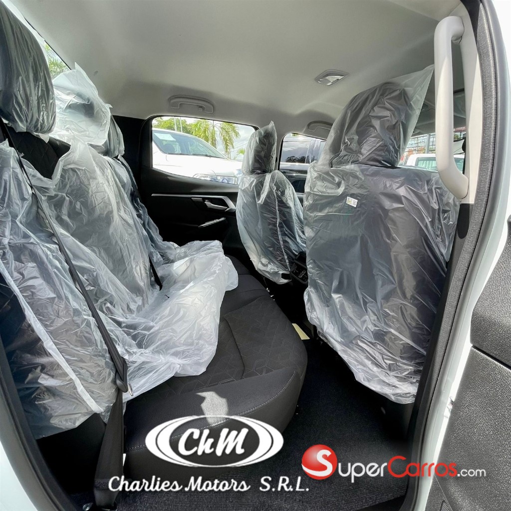 2027 Isuzu DMAX LS — foto 8 / 9