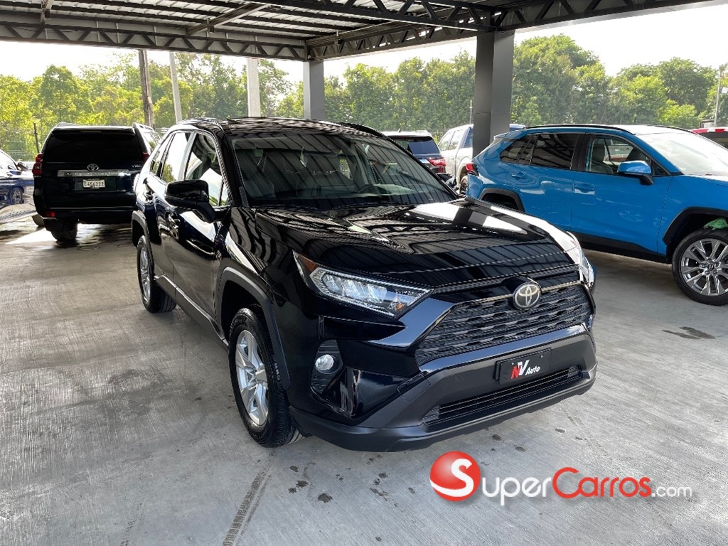 2019 Toyota RAV4 XLE — foto 2 / 10