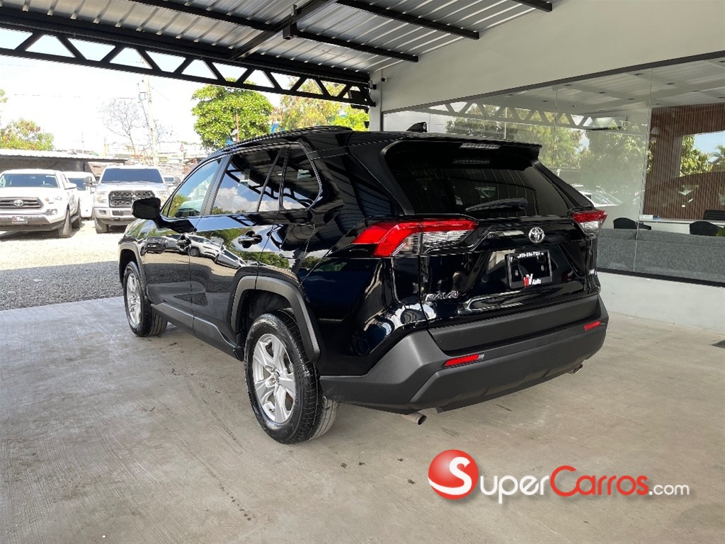 2019 Toyota RAV4 XLE — foto 4 / 10