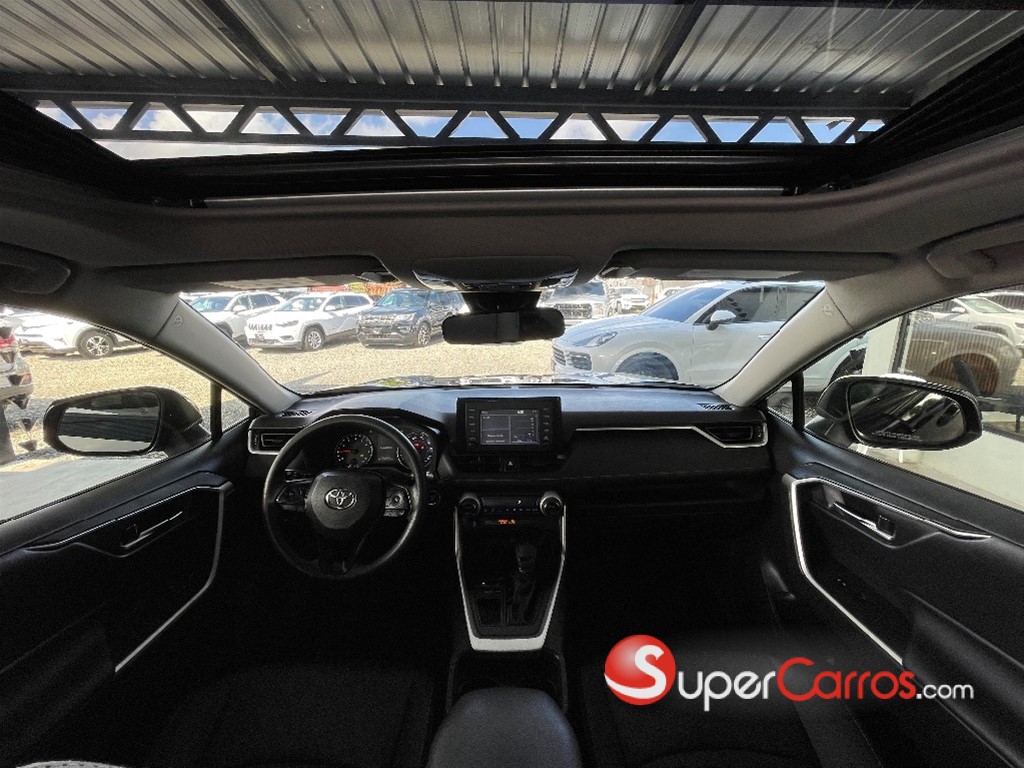 2019 Toyota RAV4 XLE — foto 8 / 10