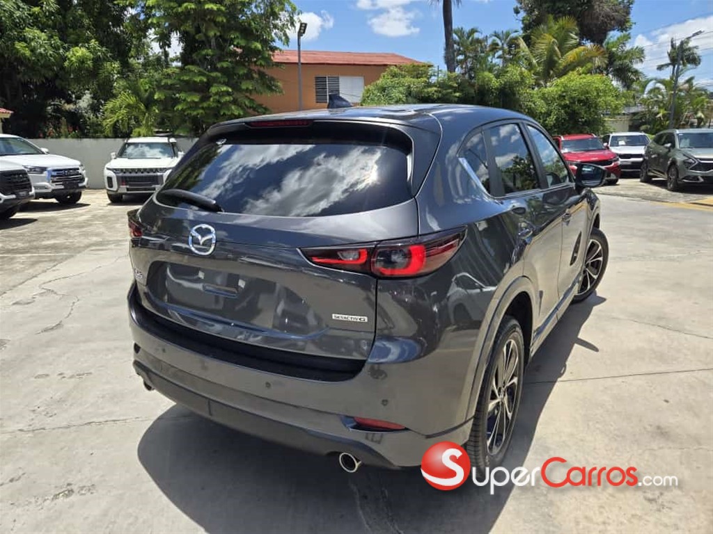 2027 Mazda CX-5 GS — foto 2 / 8