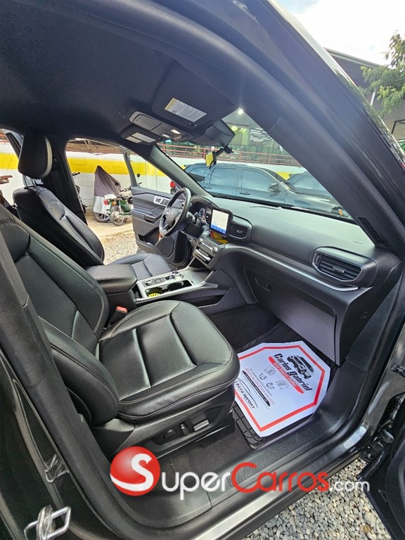 2020 Ford Explorer XLT 4WD — foto 8 / 11