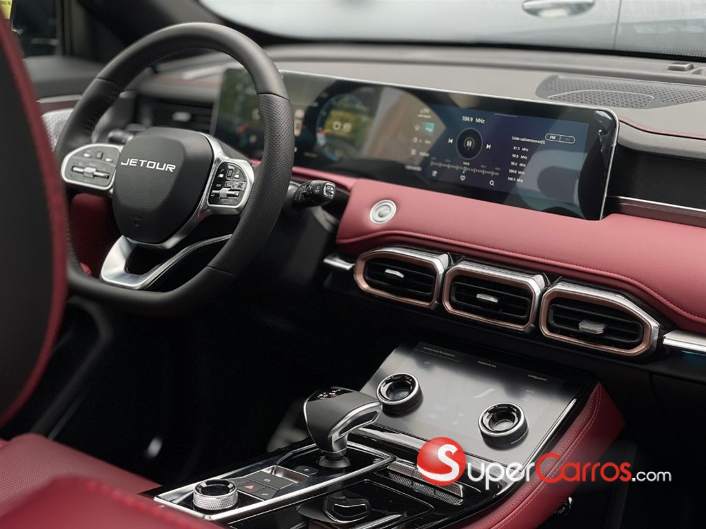 2027 Jetour X70 PLUS — foto 8 / 12