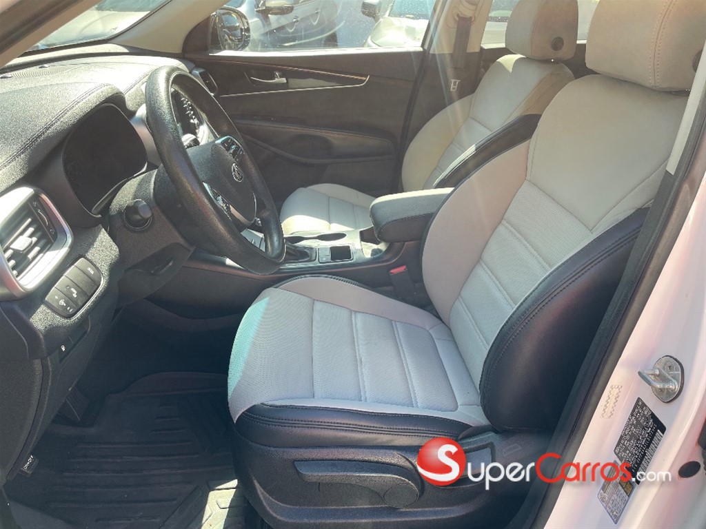 2020 Kia Sorento LX — foto 9 / 11