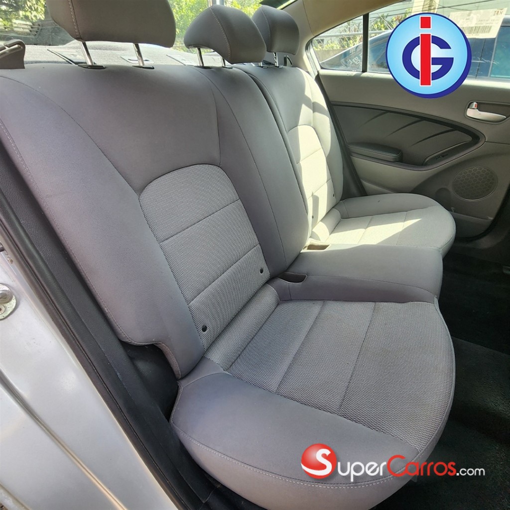 2018 Kia Forte LX — foto 10 / 11