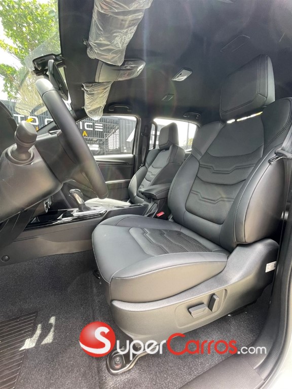2026 Isuzu DMAX LSE — foto 10 / 12