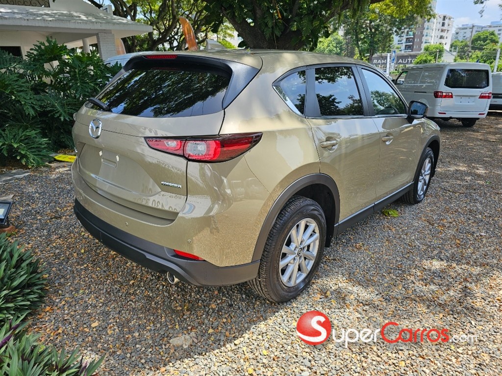 2027 Mazda CX-5 CE — foto 3 / 11