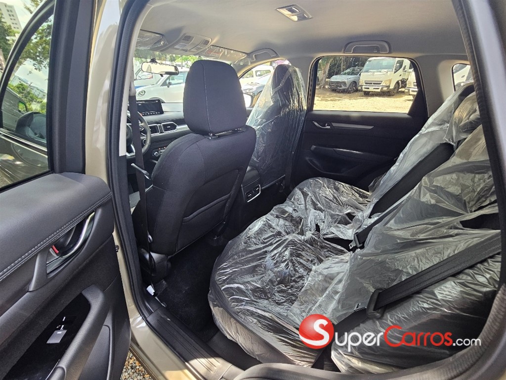 2027 Mazda CX-5 CE — foto 5 / 11