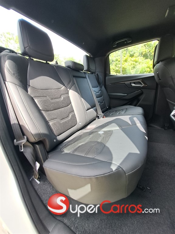 2026 Isuzu DMAX LSE — foto 9 / 12
