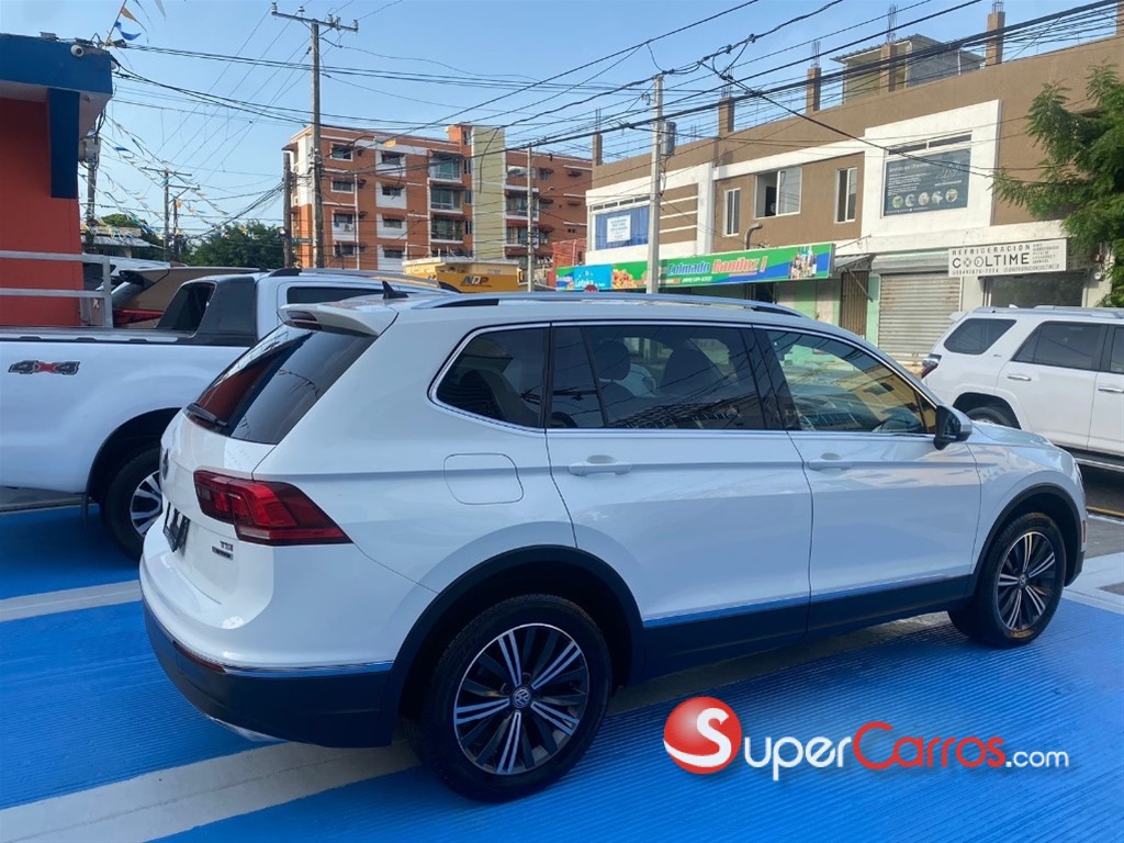 2018 Volkswagen Tiguan SEL 4Motion — foto 4 / 12