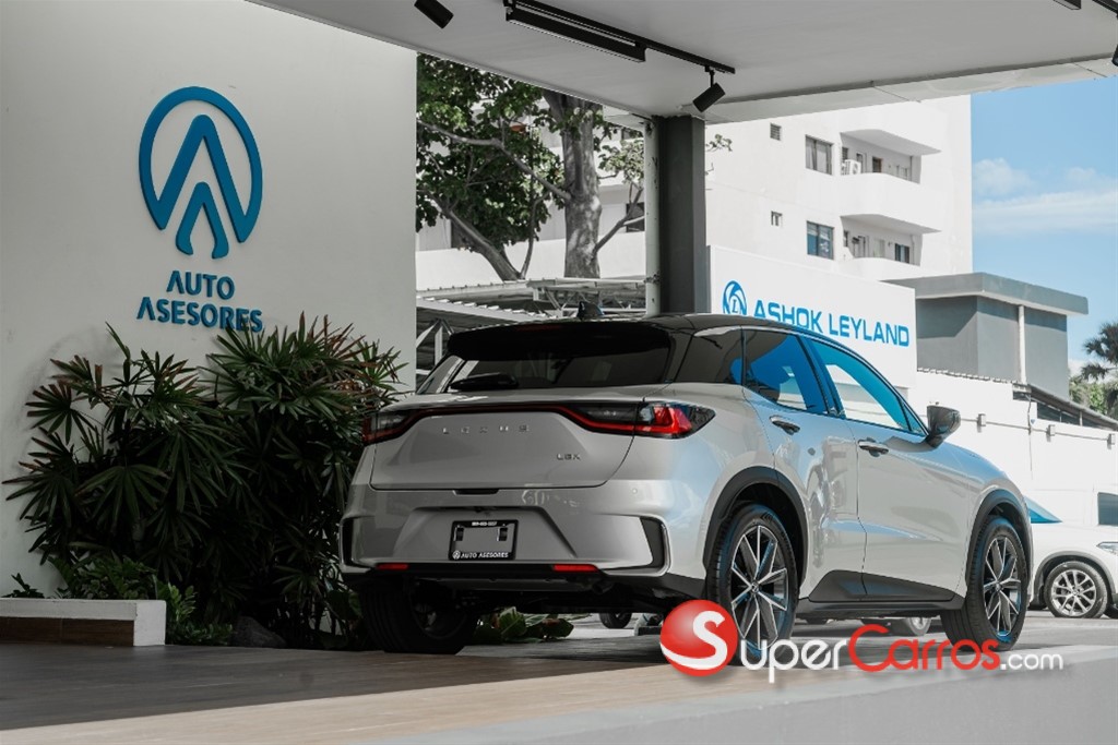 2025 Lexus LBX — foto 4 / 12