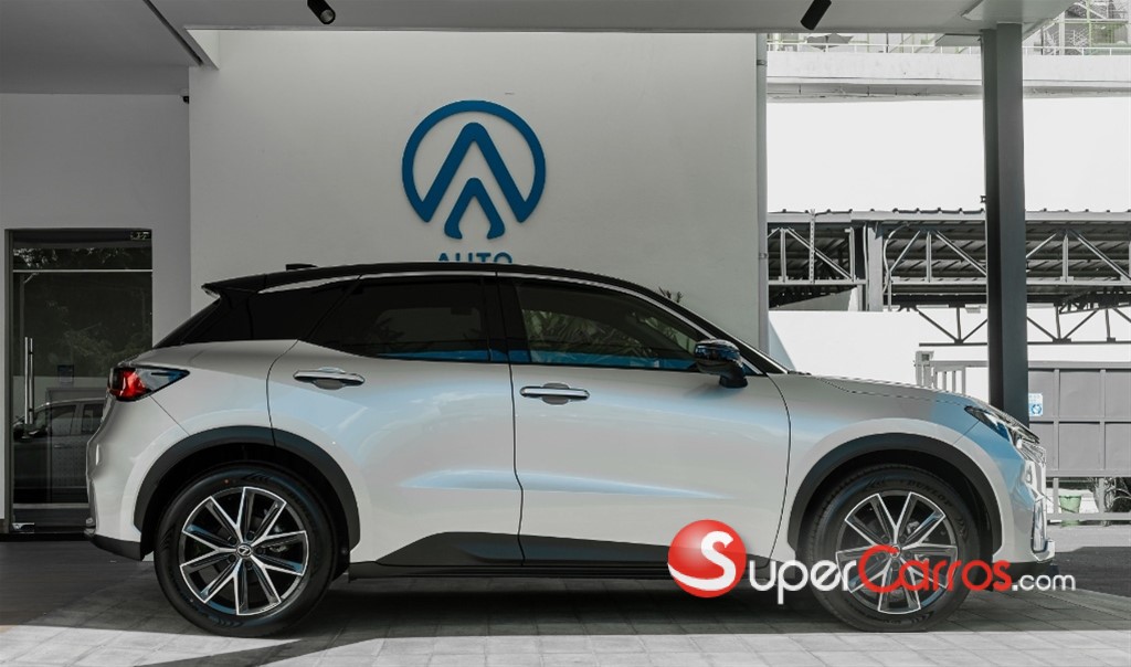2025 Lexus LBX — foto 5 / 12