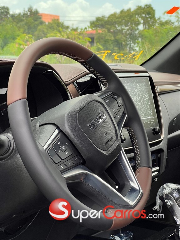 2027 Isuzu DMAX LSE — foto 10 / 12