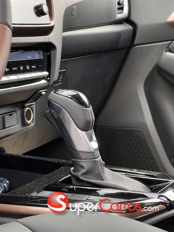2027 Isuzu DMAX LSE — foto 11 / 12