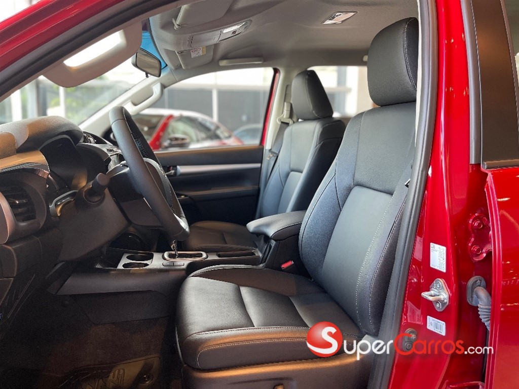 2025 Toyota Hilux Limited — foto 7 / 12