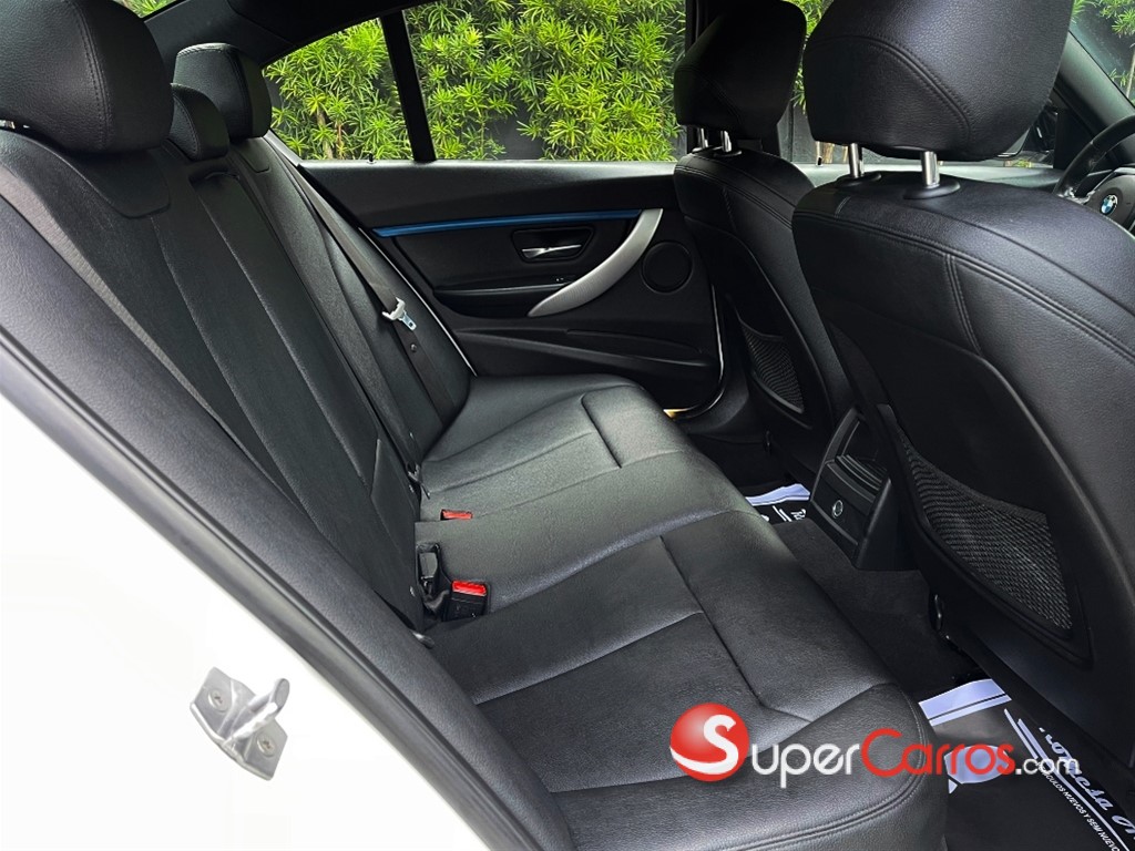 2017 BMW Serie 3 — foto 9 / 12