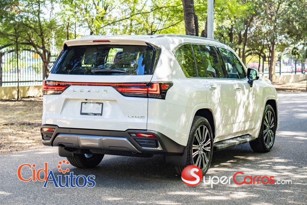 2026 Lexus LX 600 URBAN — foto 3 / 12