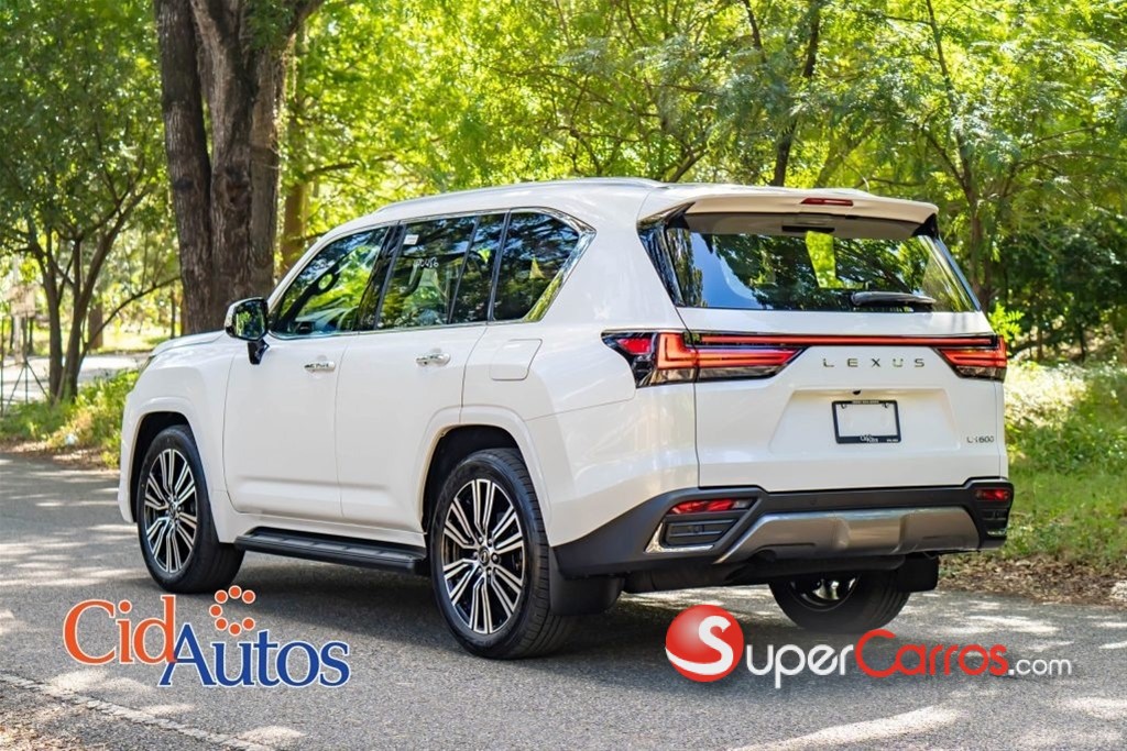 2026 Lexus LX 600 URBAN — foto 4 / 12
