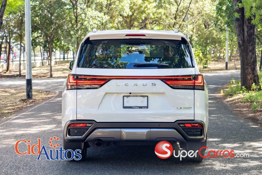 2026 Lexus LX 600 URBAN — foto 5 / 12