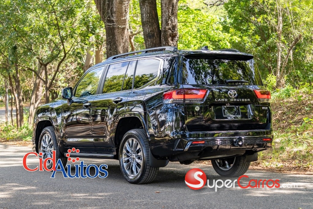 2027 Toyota Land Cruiser VXR — foto 4 / 12