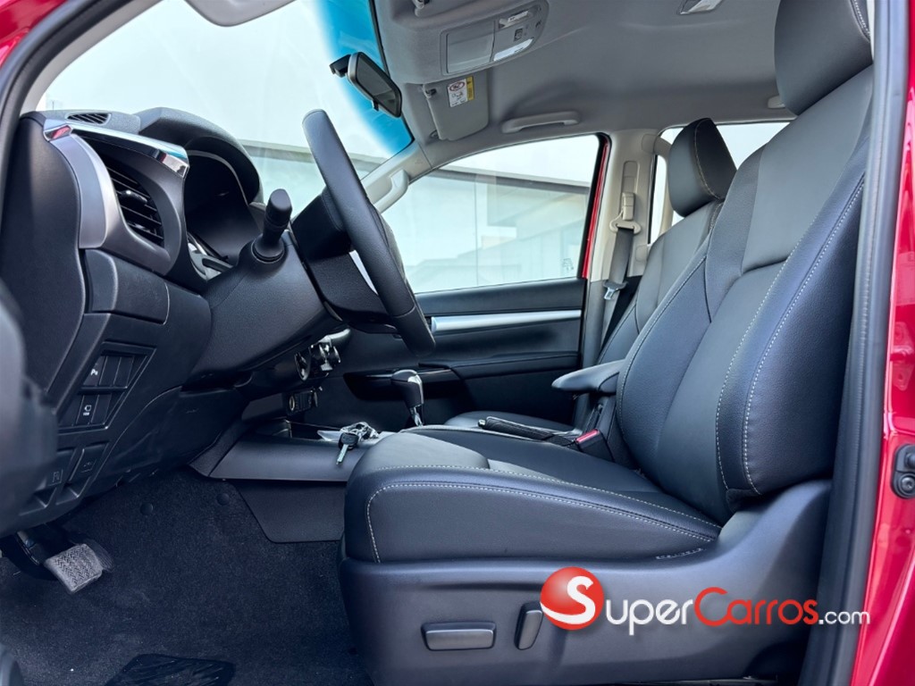 2026 Toyota Hilux Limited — foto 4 / 8