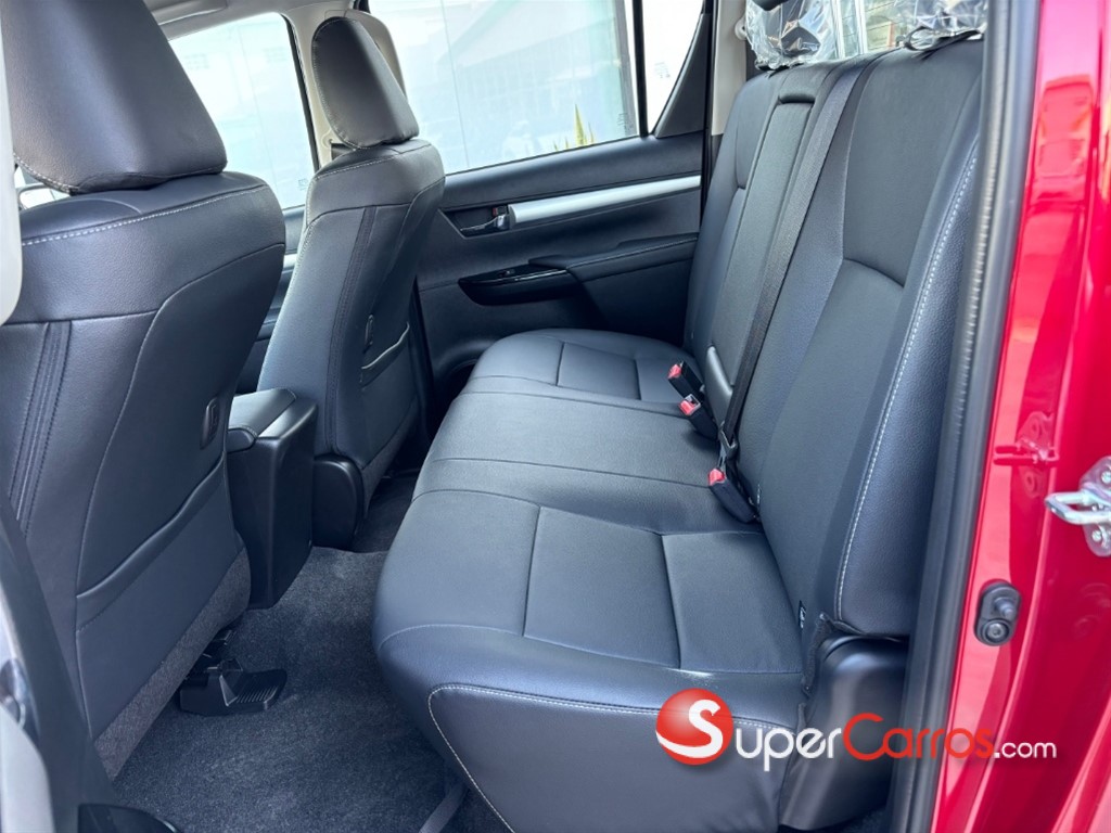 2026 Toyota Hilux Limited — foto 6 / 8