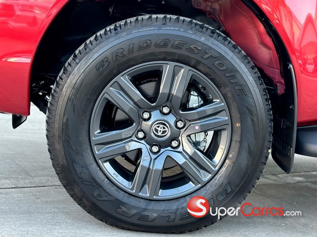 2026 Toyota Hilux Limited — foto 8 / 8