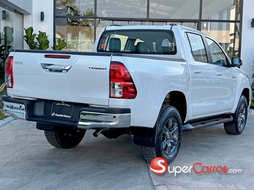 2026 Toyota Hilux 2.4 — foto 3 / 8