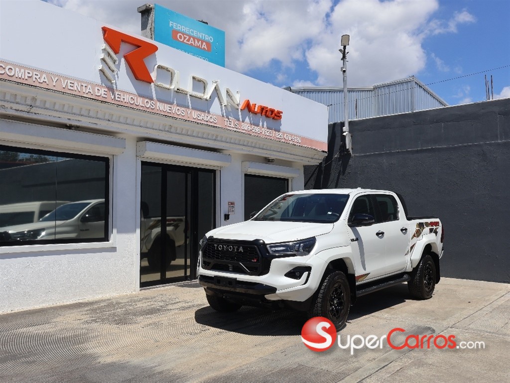 2025 Toyota Hilux GR Sport — foto 2 / 12