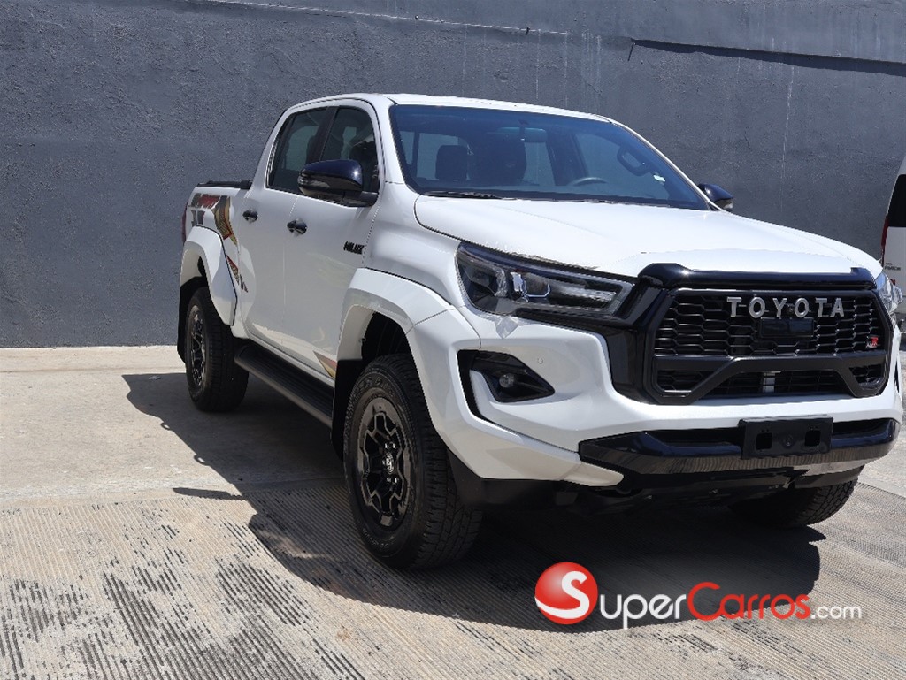 2025 Toyota Hilux GR Sport — foto 3 / 12
