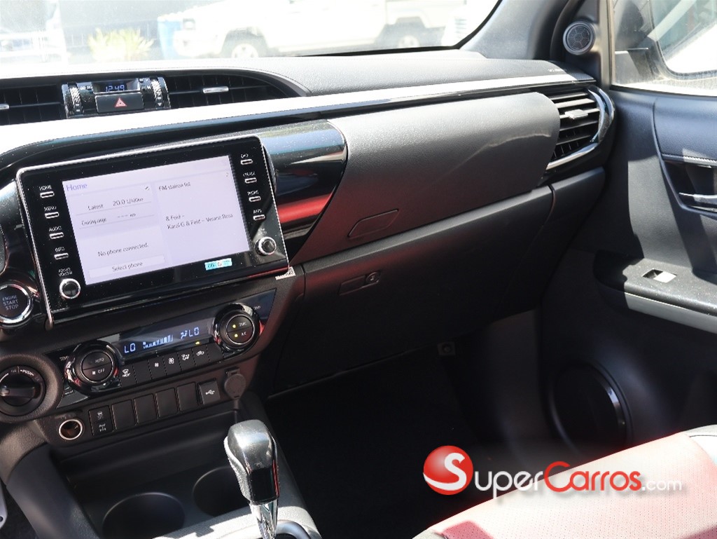 2025 Toyota Hilux GR Sport — foto 6 / 12