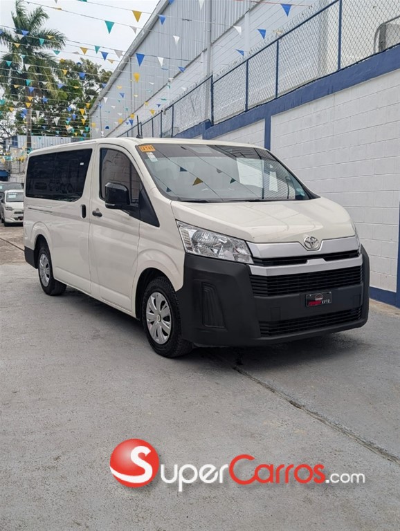 2021 Toyota Hiace GLX — foto 2 / 12