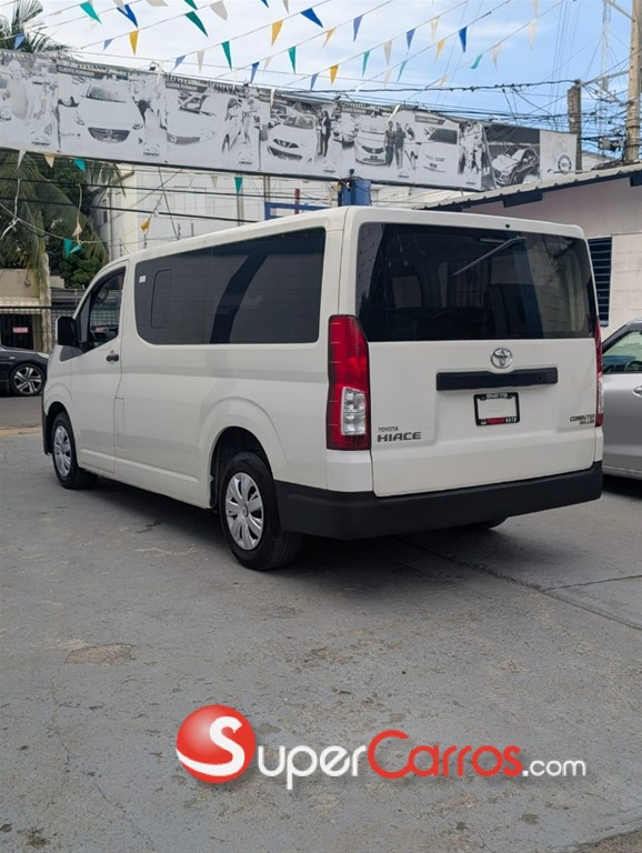2021 Toyota Hiace GLX — foto 3 / 12
