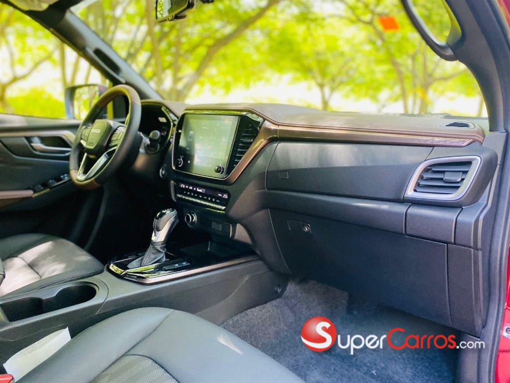 2025 Isuzu DMAX LS — foto 3 / 11