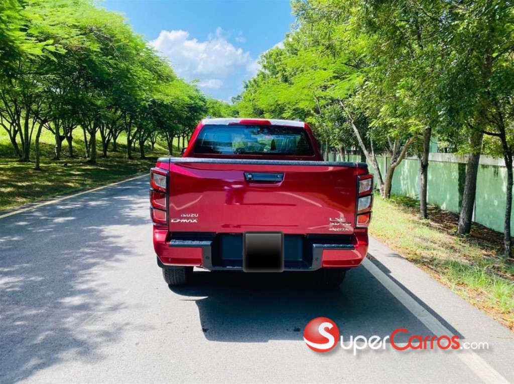 2025 Isuzu DMAX LS — foto 10 / 11