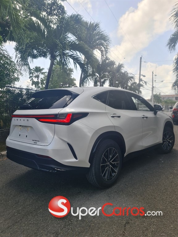 2026 Lexus NX 350 Hybrid — foto 4 / 8
