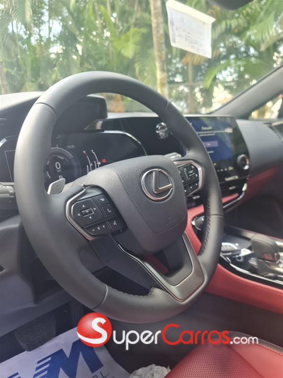 2026 Lexus NX 350 Hybrid — foto 5 / 8