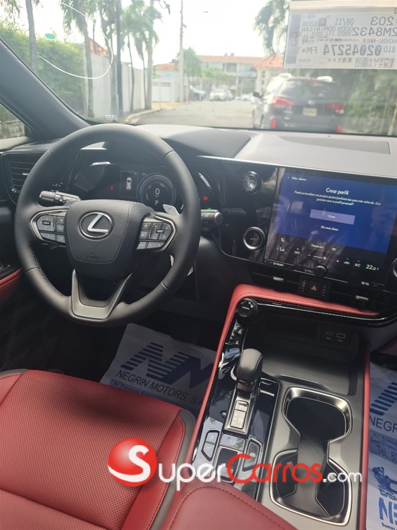 2026 Lexus NX 350 Hybrid — foto 6 / 8