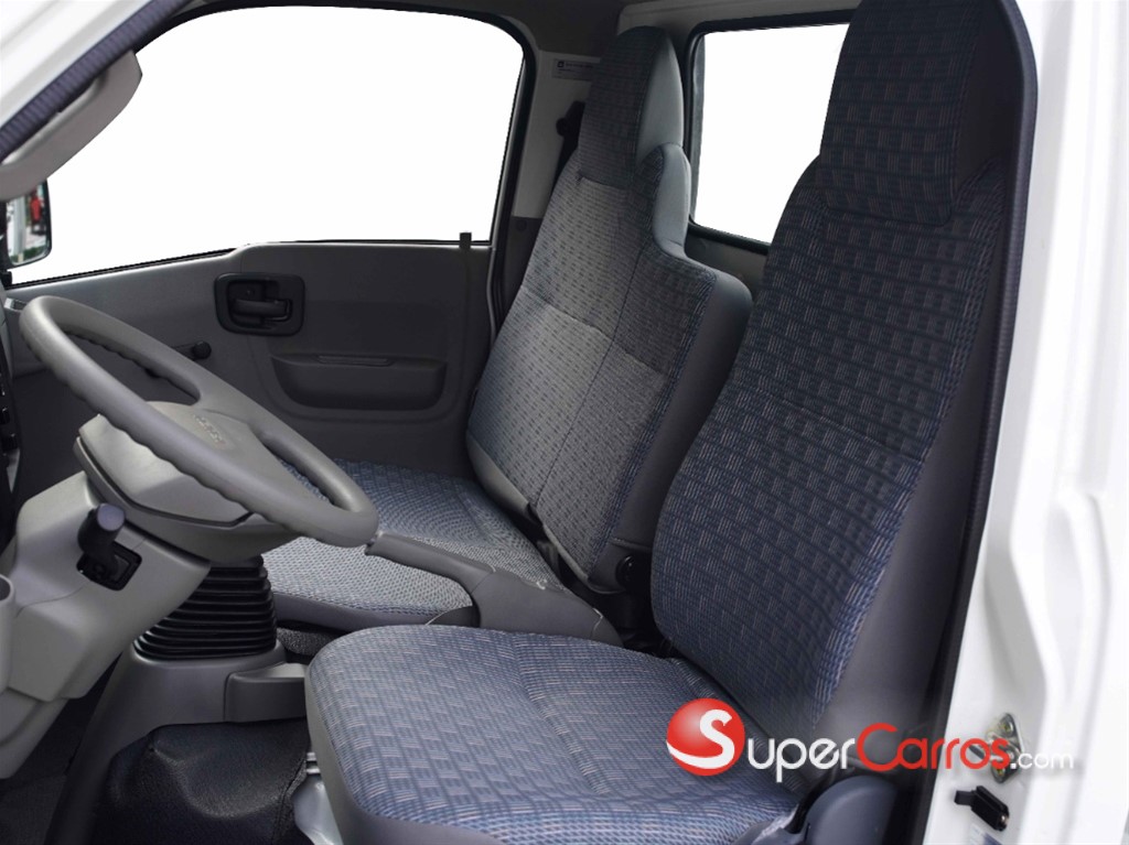 2027 Isuzu Traviz 10 Pies — foto 3 / 6