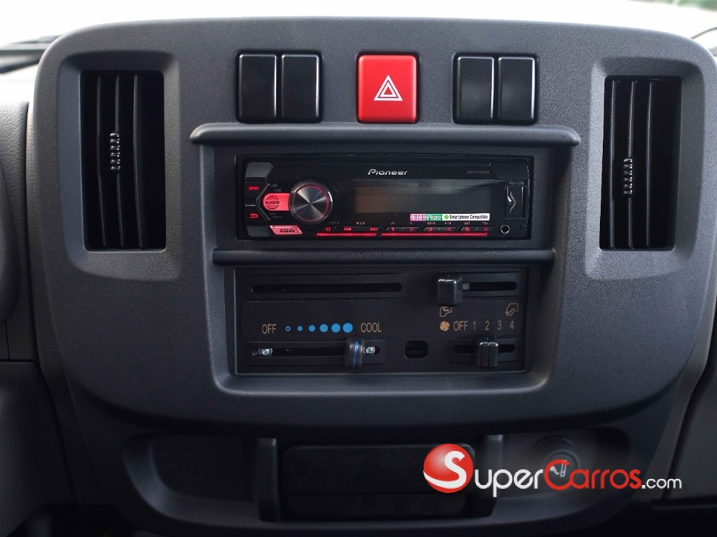 2027 Isuzu Traviz 10 Pies — foto 6 / 6