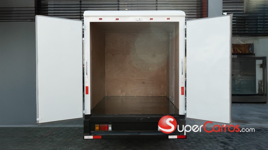 2027 Isuzu Traviz — foto 6 / 8