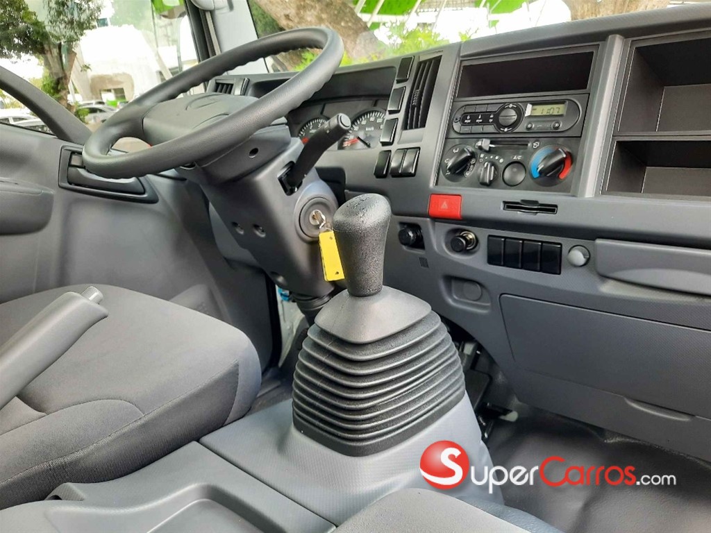 2026 Isuzu NQR 18 Pies — foto 6 / 6