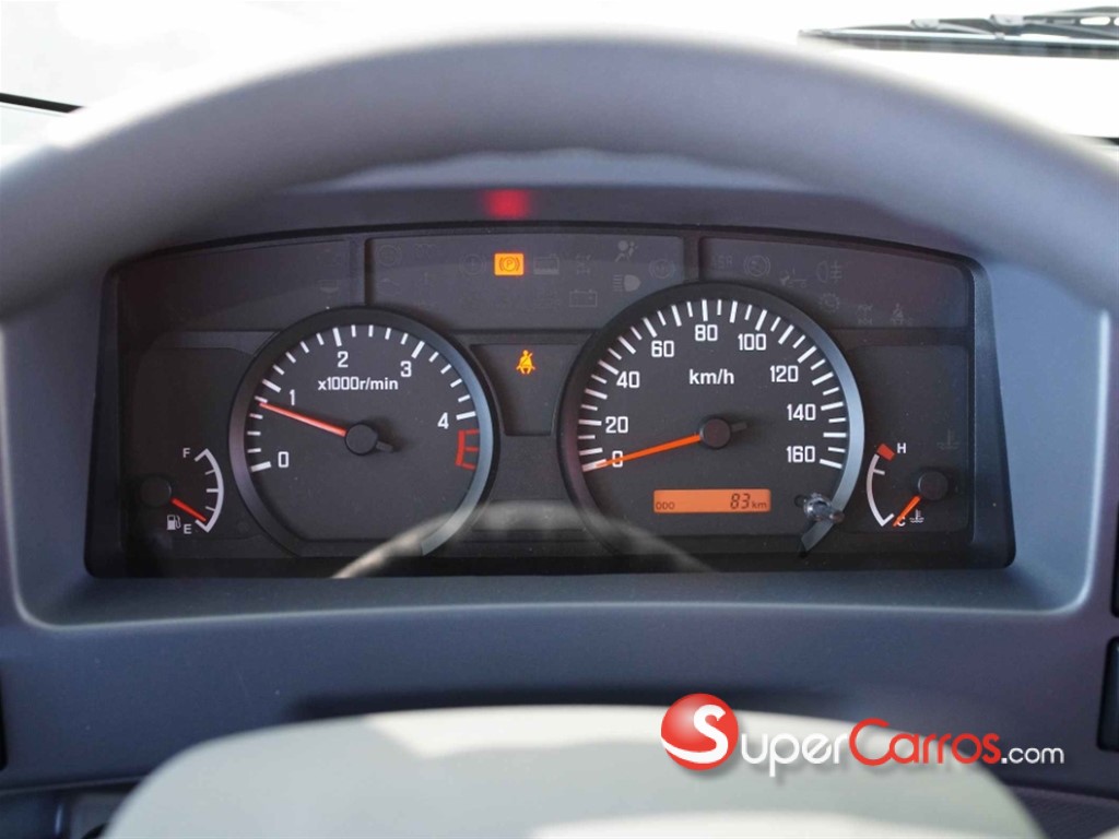 2026 Isuzu QLR 10 Pies — foto 11 / 12