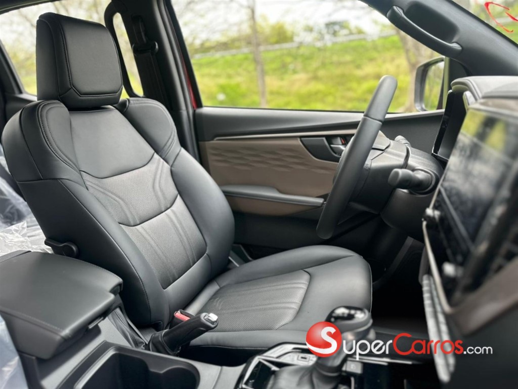 2027 Isuzu DMAX LSE — foto 7 / 12