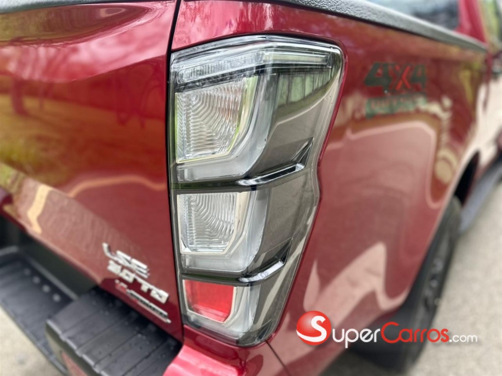 2027 Isuzu DMAX LSE — foto 9 / 12