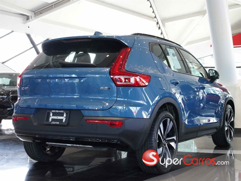 2024 Volvo XC40 Ultimate Dark B5 — foto 4 / 10
