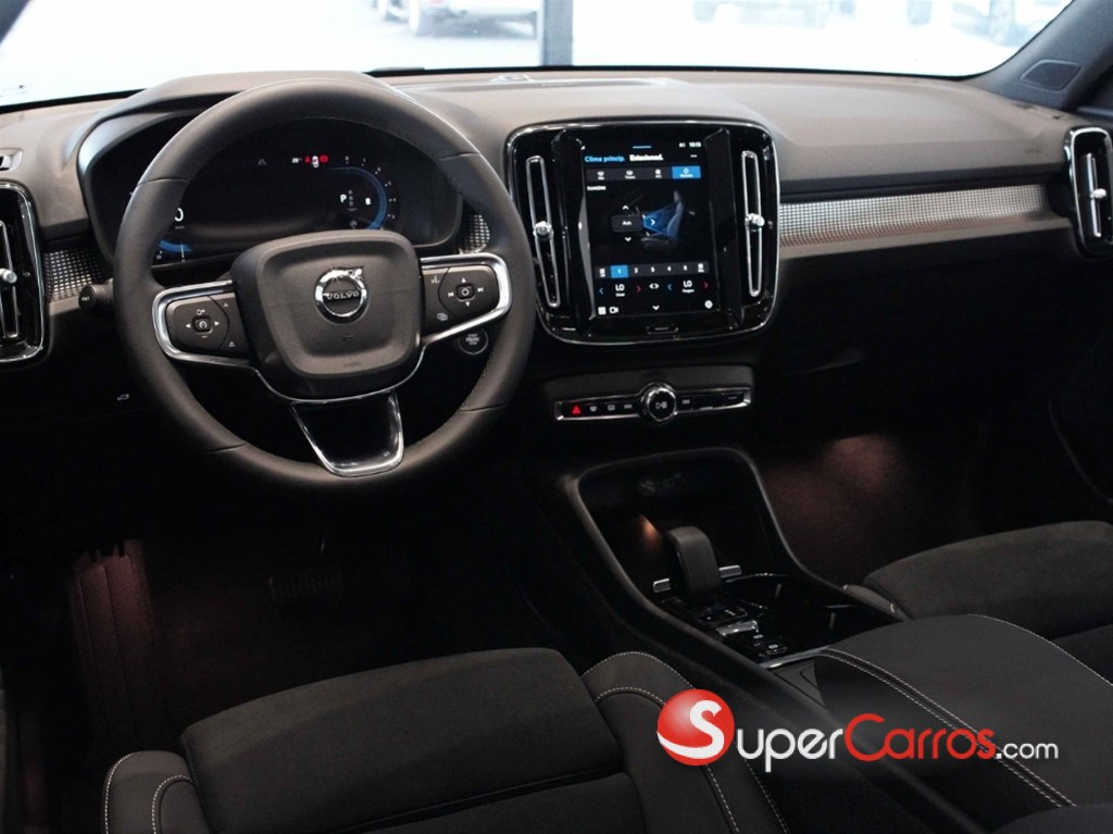 2024 Volvo XC40 Ultimate Dark B5 — foto 8 / 10